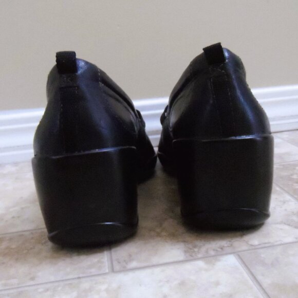 Naturalizer N5 Comfort Black Genuine Leather Wedge Loafers -size 8.5 - Picture 7 of 12